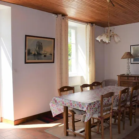 Maison A 100m De Tourony Avec Jardin Clos A - Ref 400 빌라 *